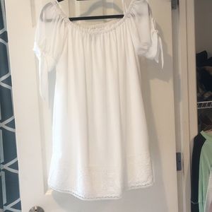 Lulus woman’s white dress